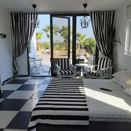 The Pervoli Studio - Pool - Close To Beach Ларнака Екстериор снимка
